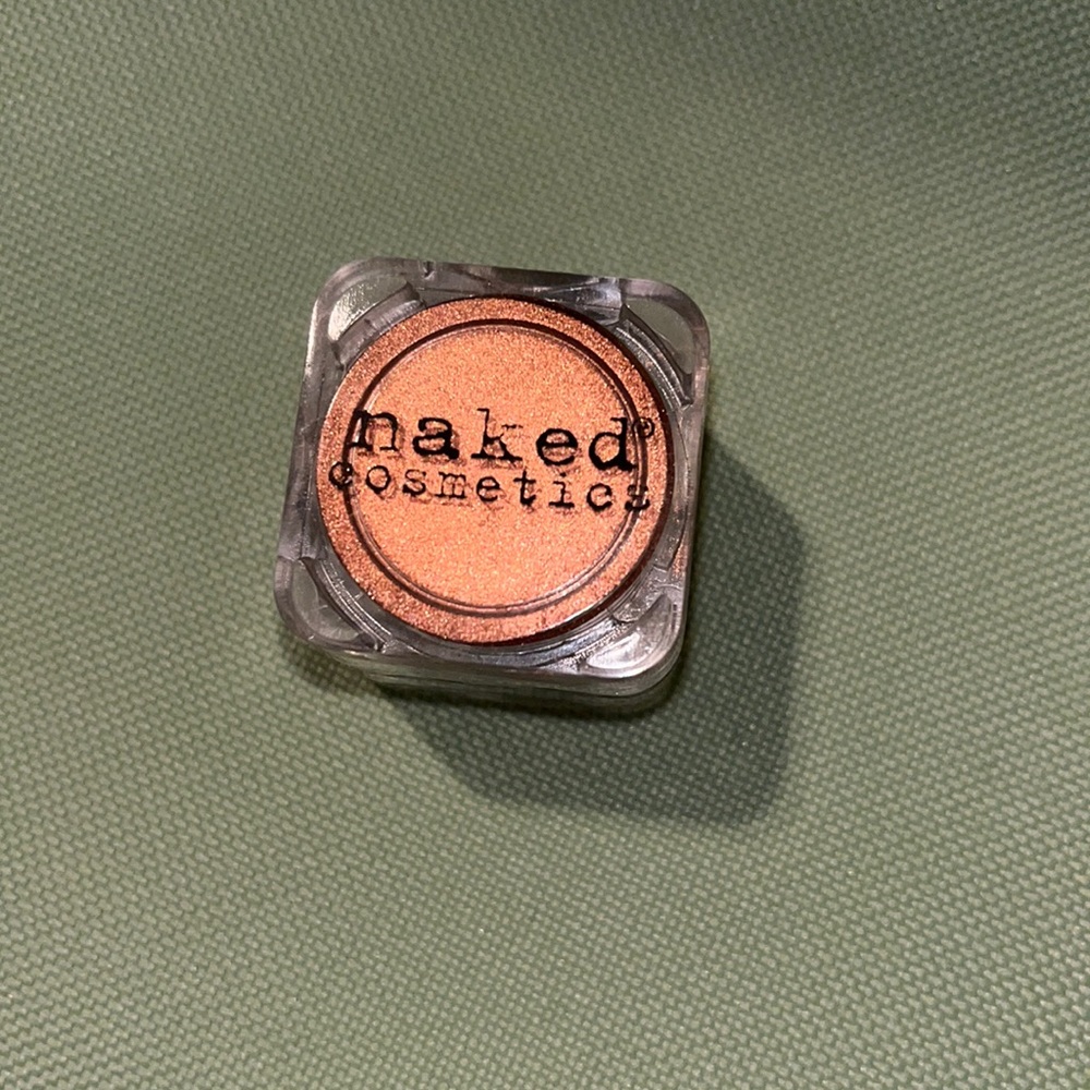 Naked cosmetics heavy metal #HE-04. NEW.